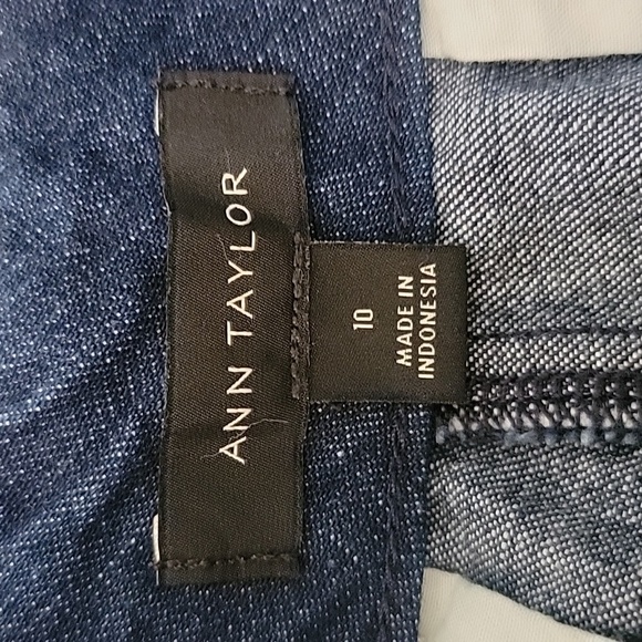 Ann Taylor | High Rise Paperbag Style Tapered Leg Dark Wash Jeans Size 10 - Picture 5 of 5